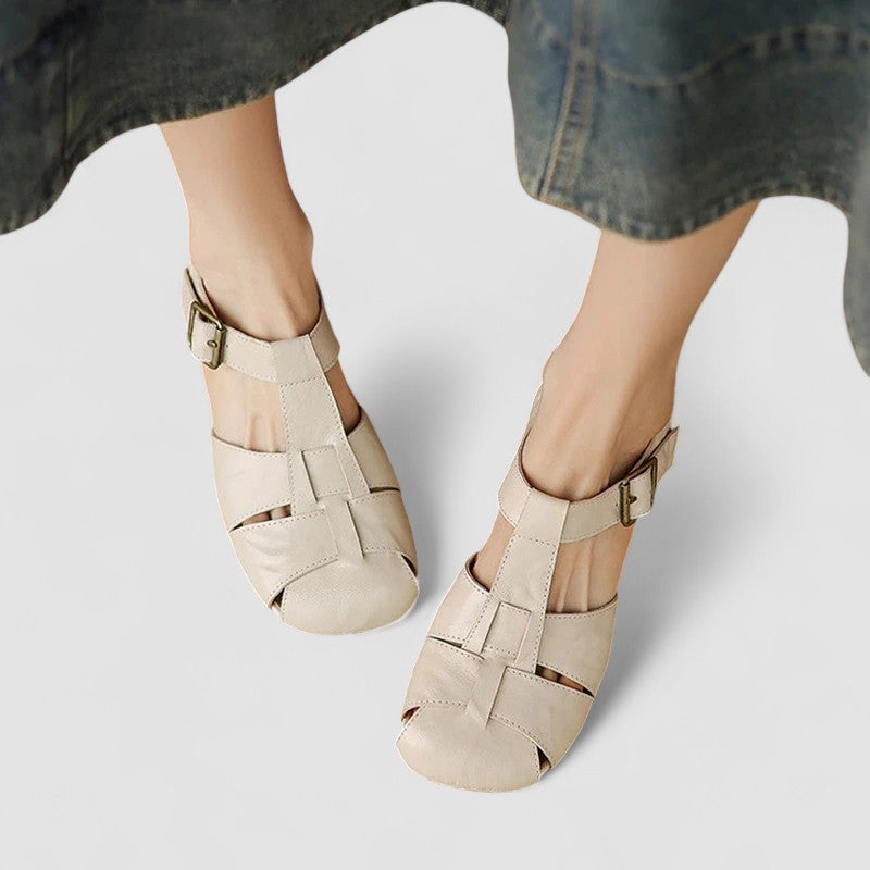 Women's black orthopedic Mary Jane shoes with adjustable strap, classic style for comfort and support