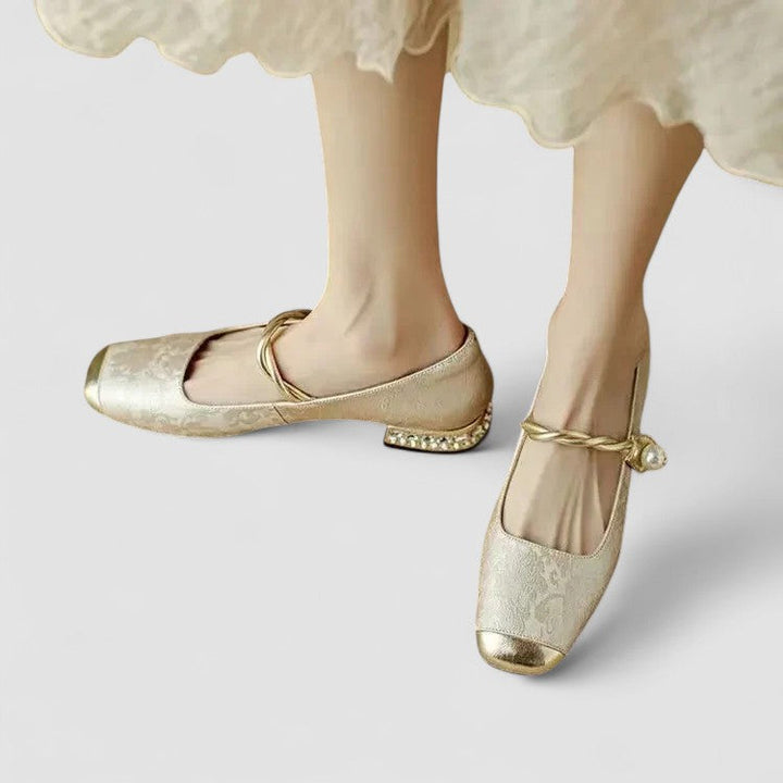 Front view of women's orthopedic Mary Jane low heel shoes, emphasizing their classic appeal.