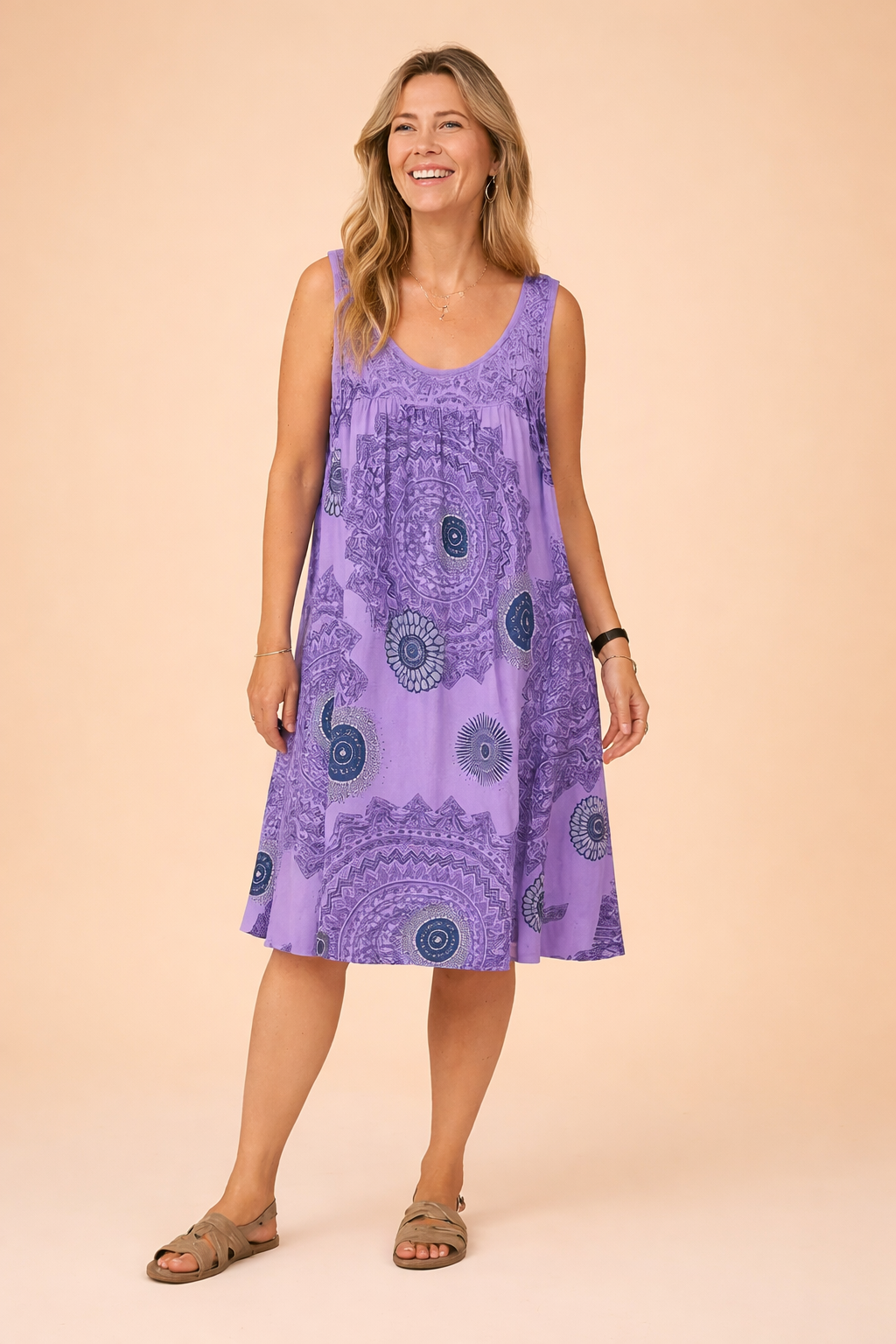 Ladies' airy midi dress with vibrant bohemian mandala print, ideal for summer vacation.