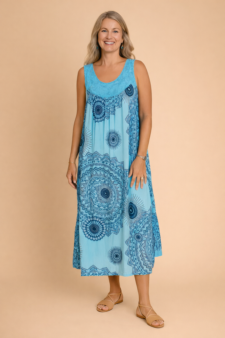 Casual women's bohemian midi dress, perfect as a comfortable vacation outfit.