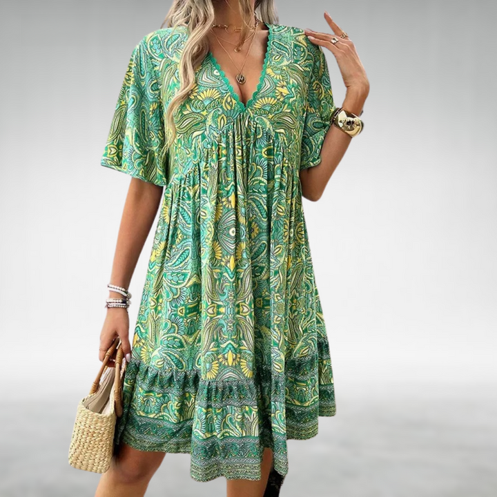 Casual women's paisley print mini dress with short sleeves, ideal for summer outfits