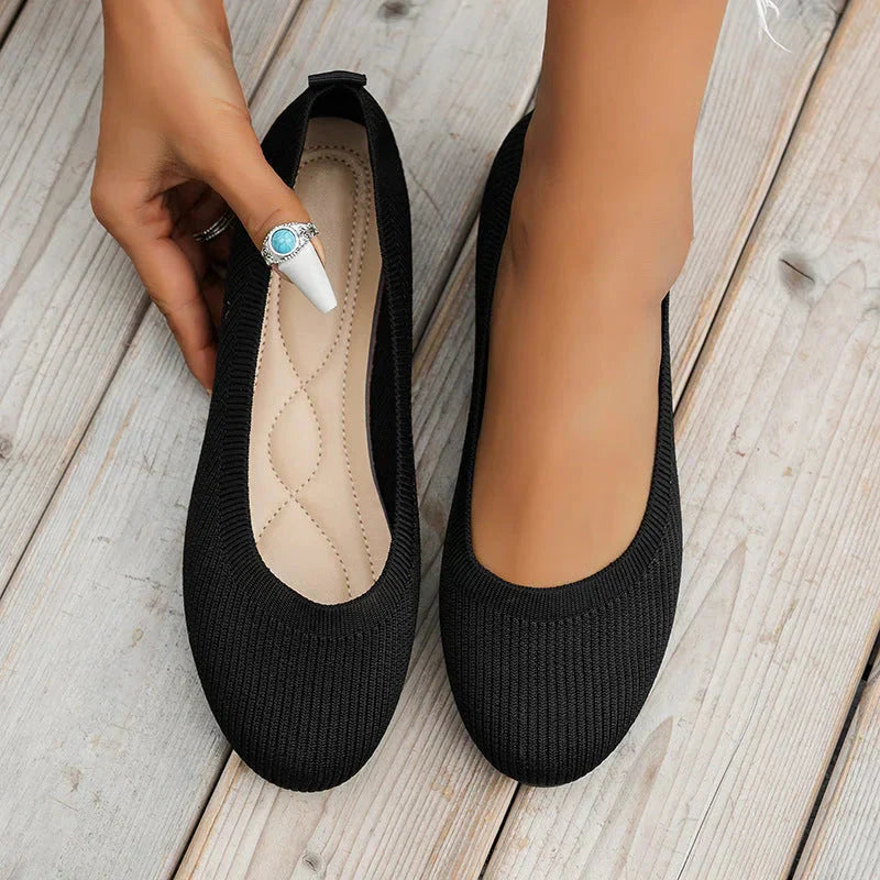 Casual women's summer shoes, breathable mesh flats for optimal comfort