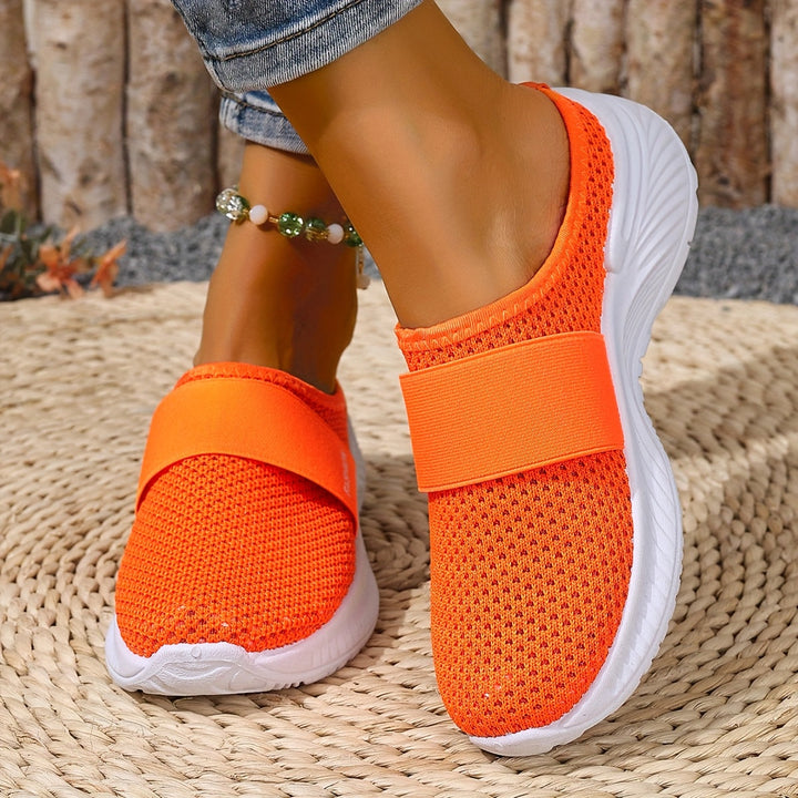 Fashionable women's breathable summer slip-on sneakers, great for walking.