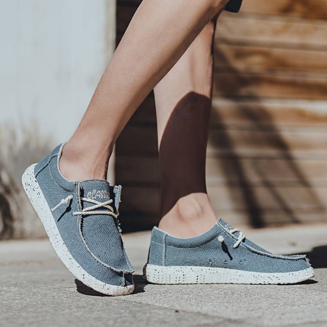 Modern women's slip-on shoes with breathable upper, combining style, comfort, and support.