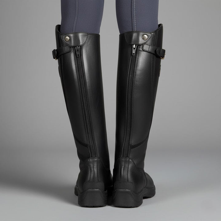 Fashionable women's outdoor ankle boots, orthopedic leather for ultimate comfort and durability