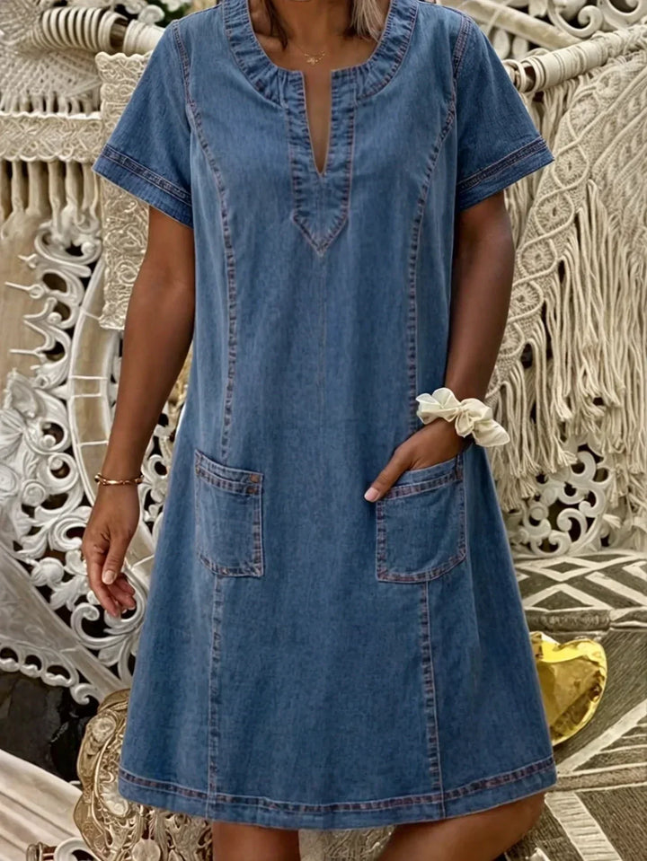 Women's casual A-line pocket summer dress in blue, perfect for everyday wear, model shot