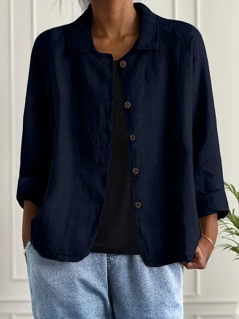 Stylish women's lightweight jacket with a practical button-front, perfect for casual spring days.