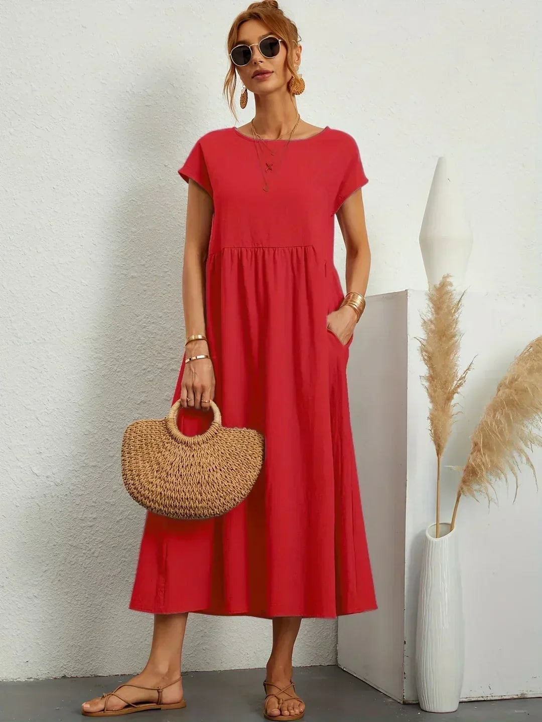Flowy casual elegant dress, perfect for women's summer fashion.