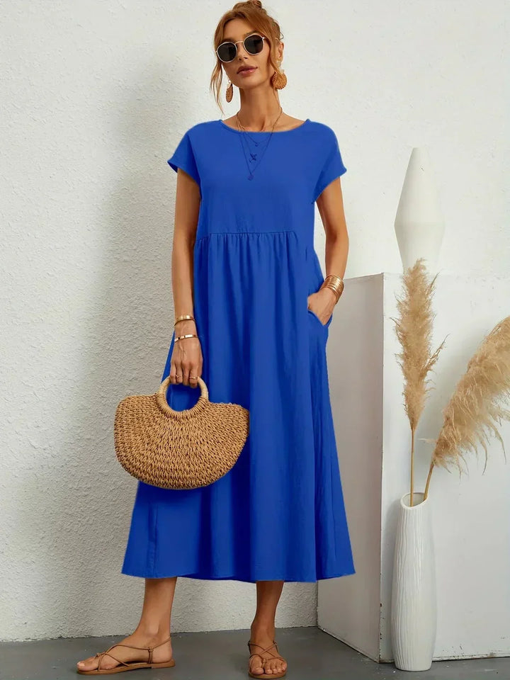 Comfortable women's flowy dress, ideal for versatile summer style.
