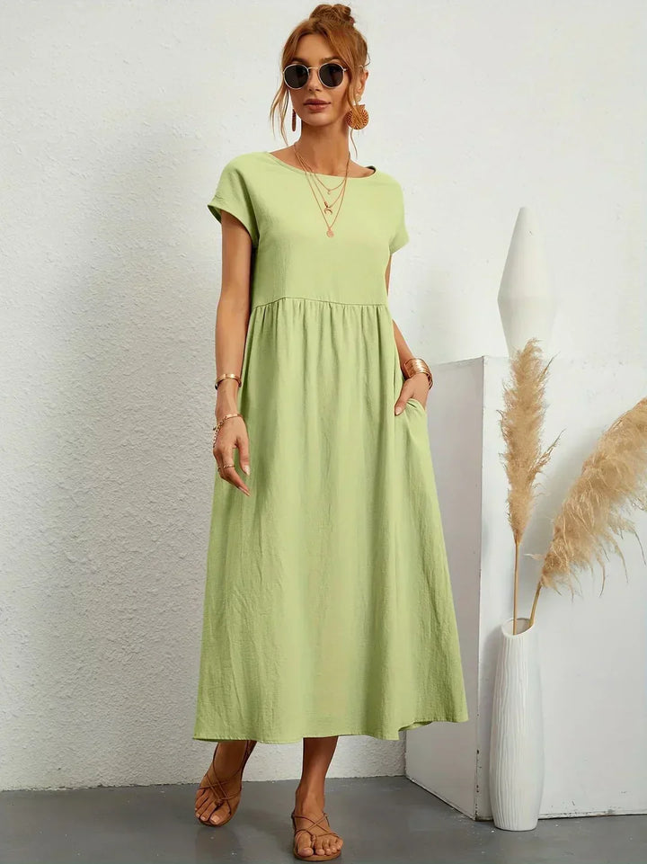 Effortless style: women's flowy casual elegant midi dress for summer.