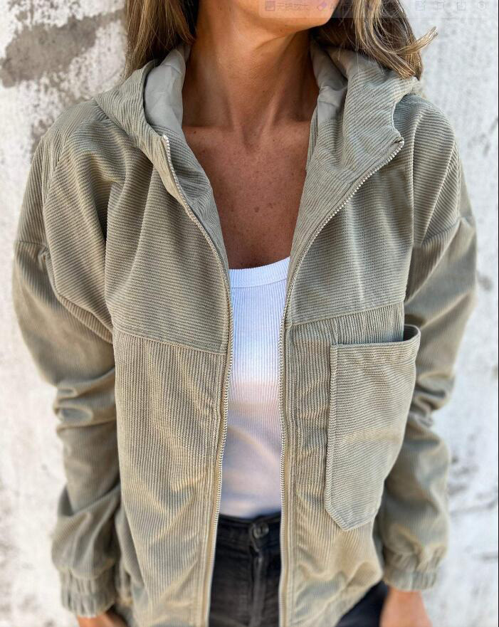 Stylish women's casual jacket with a functional full zip and comfortable hood.