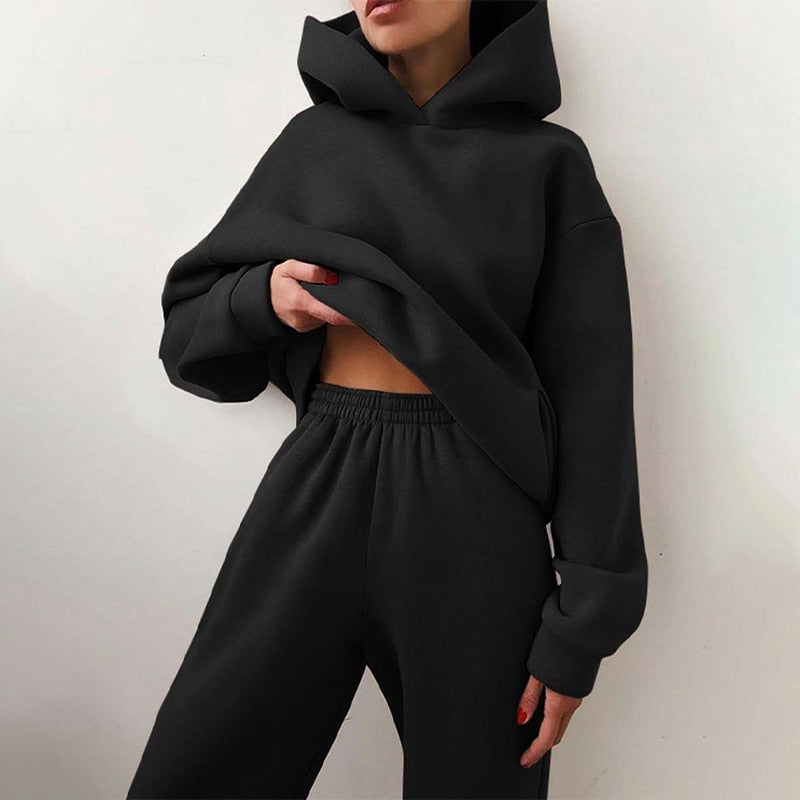 Women's casual gray hoodie & sweatpants set. Comfortable everyday loungewear tracksuit for ultimate cozy style.