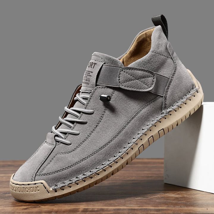 Chic women's platform lace-up sneakers, designed for both comfort and a modern look.