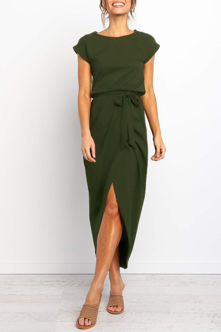Casual women's midi dress, comfortable and elegant with a chic tie waist.