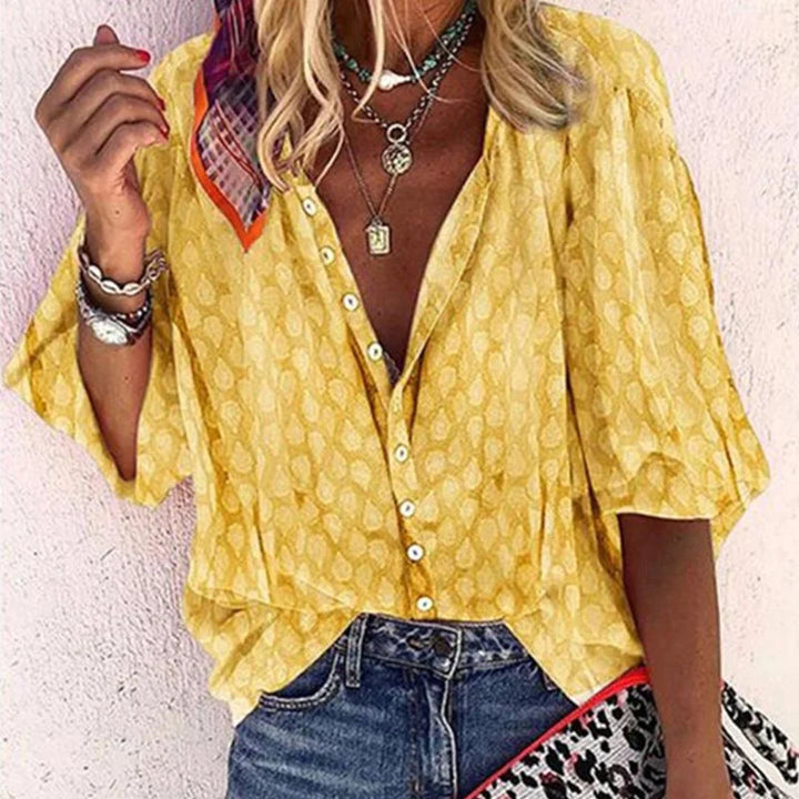 Relaxed fit women's printed blouse, a comfortable and fashionable summer essential
