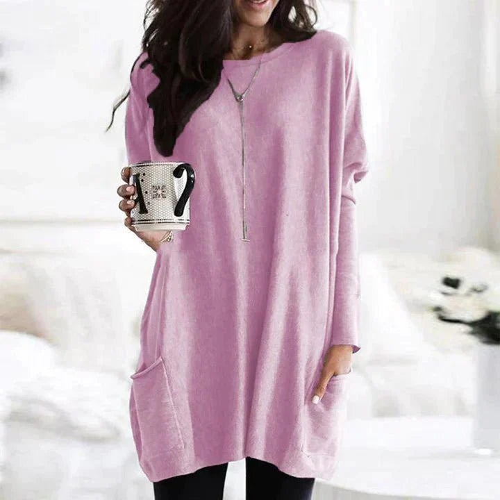 Versatile women's short sleeve casual tee with front pocket, ideal for everyday fashion and comfort.