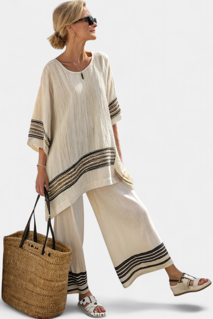Comfortable women's striped loungewear two-piece set, ideal for relaxing summer days