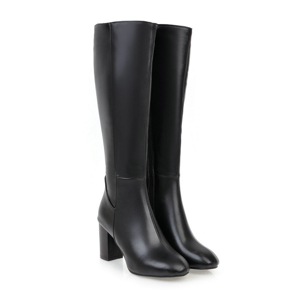 Women's urban walking boots with a relaxed fit, featuring durable sole for casual everyday comfort