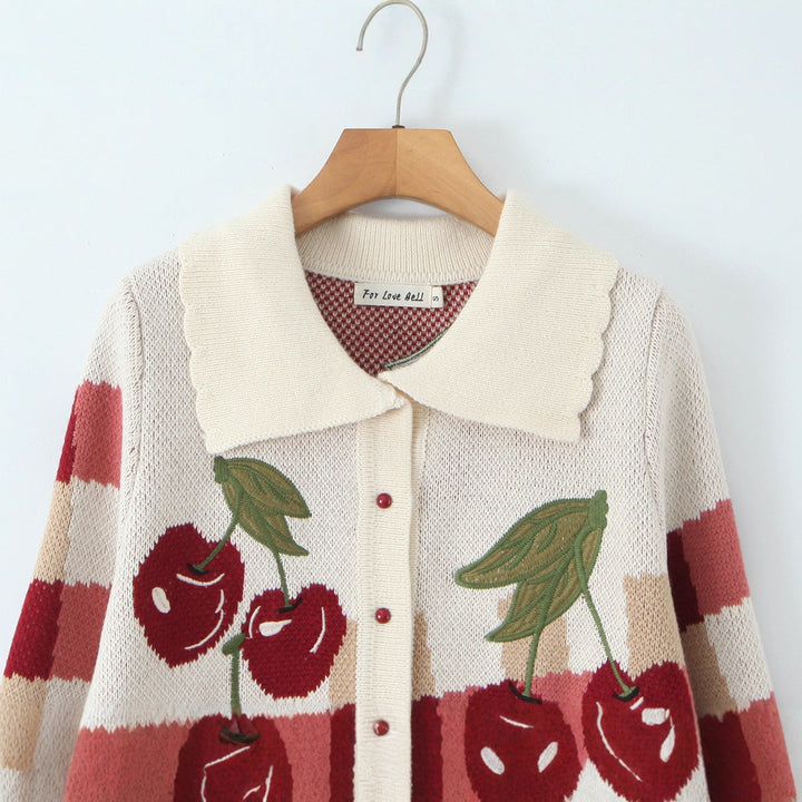 Cheerful women's cropped jacket with a charming floral print, suitable for elegant spring fashion.
