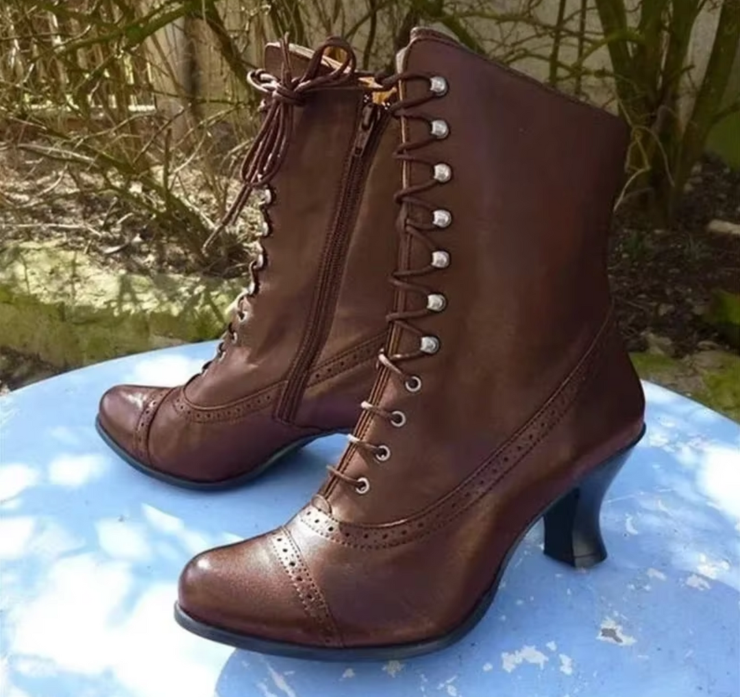 Women's chic laced ankle boots in retro style, perfect for versatile fashion. Available in brown, black, gray.