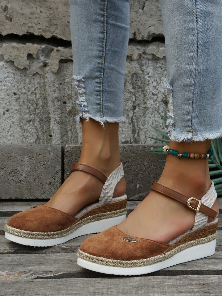 Women's chic orthopedic espadrille sandals, perfect for stylish summer comfort and support.