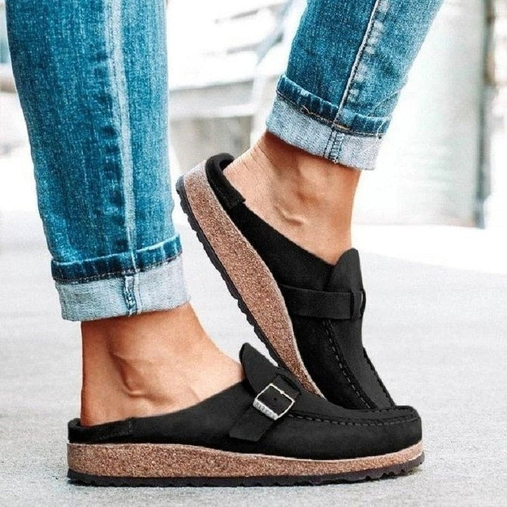 A single women's spring slip-on loafer, displaying its elegant flat design and quality craftsmanship.