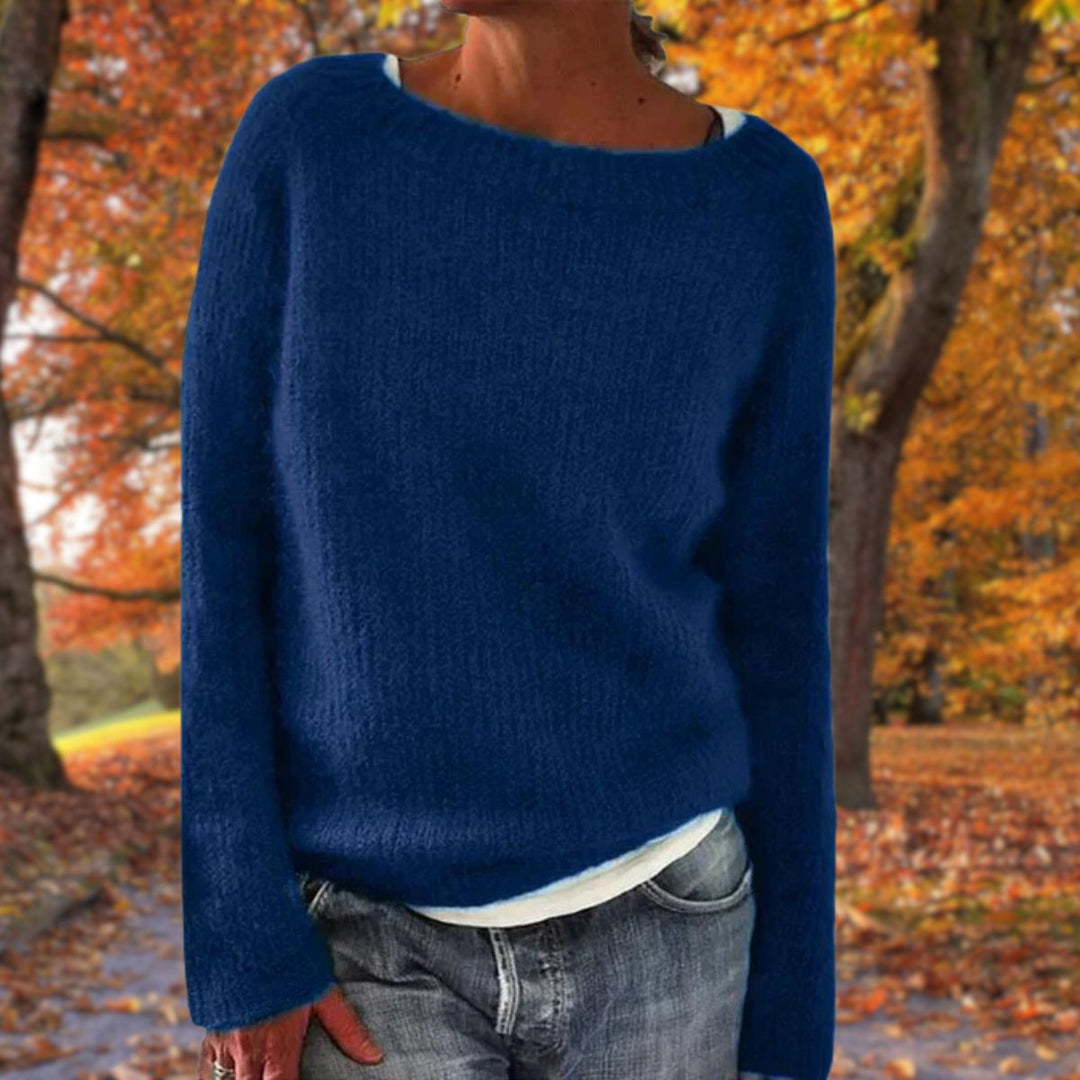 Versatile women's classic knit sweater in a timeless style, ideal for elegant everyday wear & winter fashion.