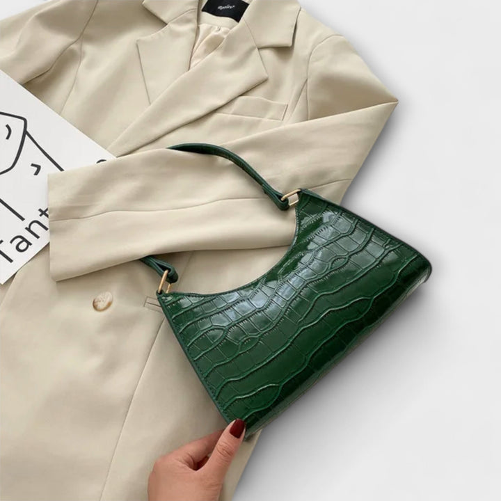 Classic Shoulder Bag for women, elegant and vibrant, a versatile fashion accessory for any summer look