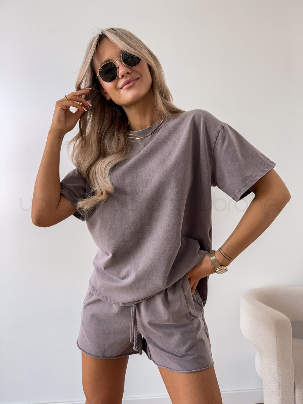 Detail of elastic adjustable waist on women's comfort coordinated matching set, ideal for relaxed fit