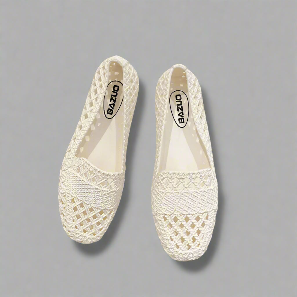 Women's comfortable breathable slip-on flats, ideal for spring and summer casual everyday wear