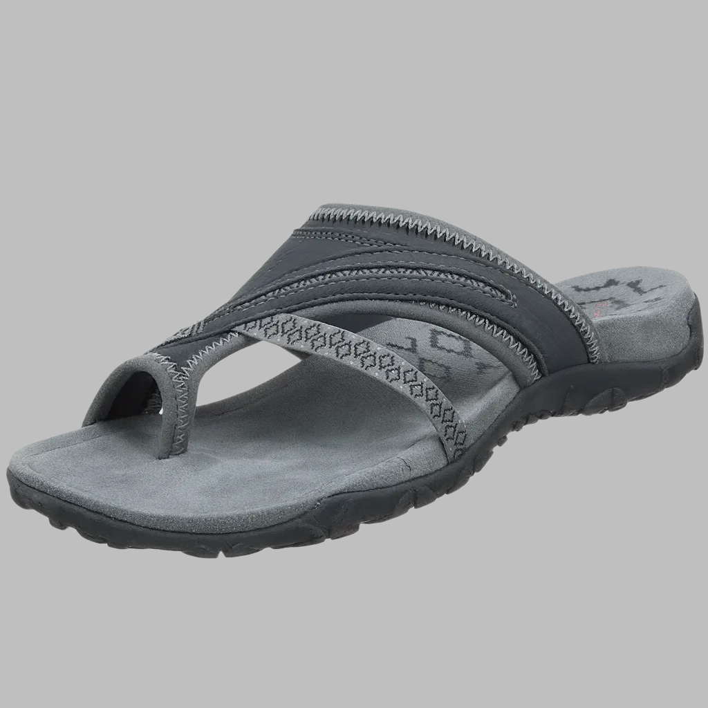 Stylish women's open-toe cross strap sandals, offering comfortable casual slides for everyday wear.