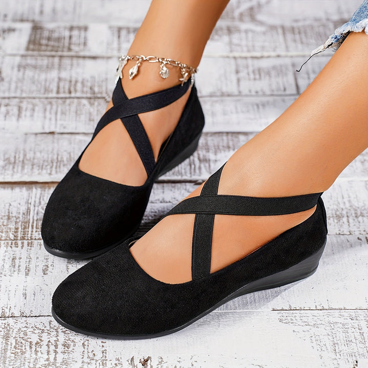 Elegant ladies' flat wedge sandals, perfect for all-day comfort, casual outings, or office wear.