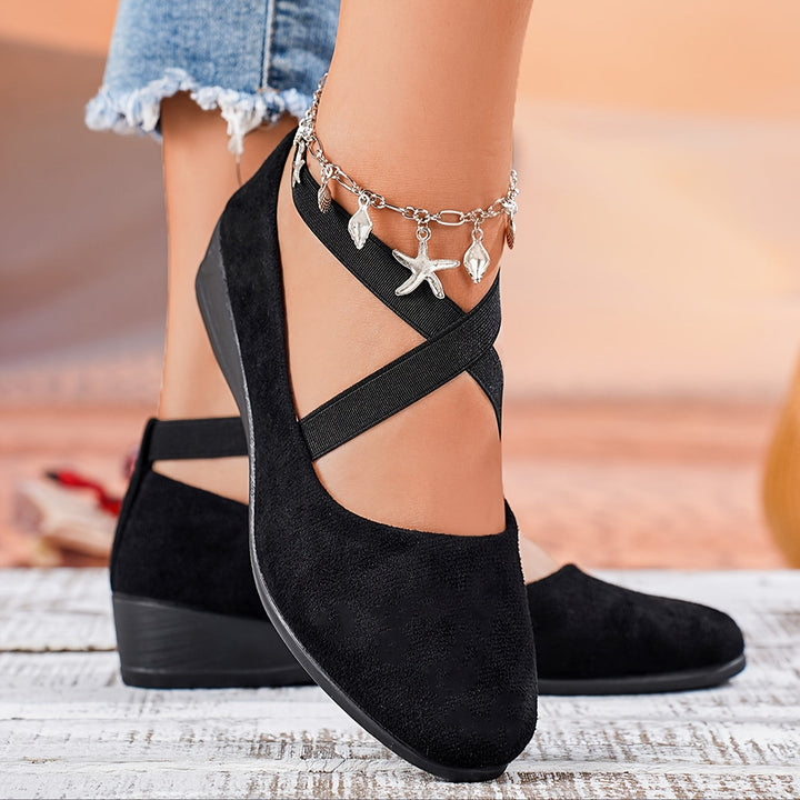 Comfortable flat wedge sandals for women, designed for versatile summer fashion and office-appropriate style.