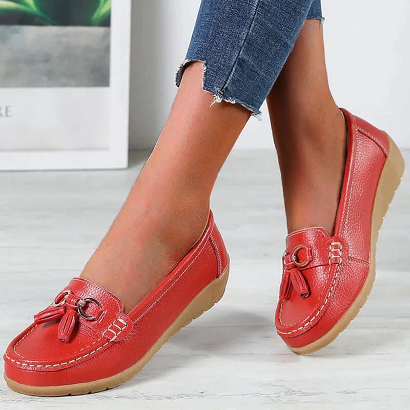 Stylish women's leather footwear: comfortable slip-ons, perfect for versatile everyday and office elegance.