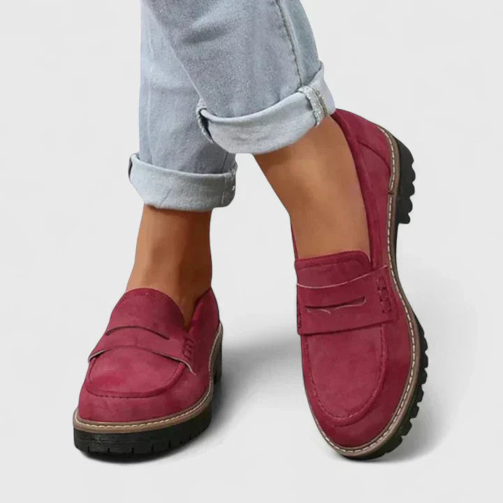 Elegant women's orthopedic loafers, combining style and support for casual wear.