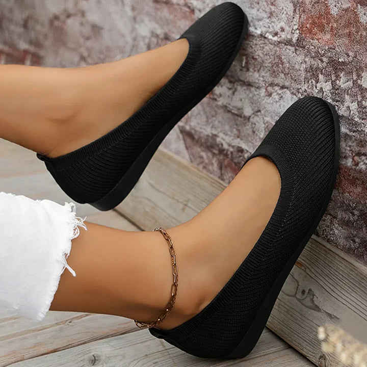 Breathable, flexible women's slip-on ballerina flats ensuring all-day comfort.