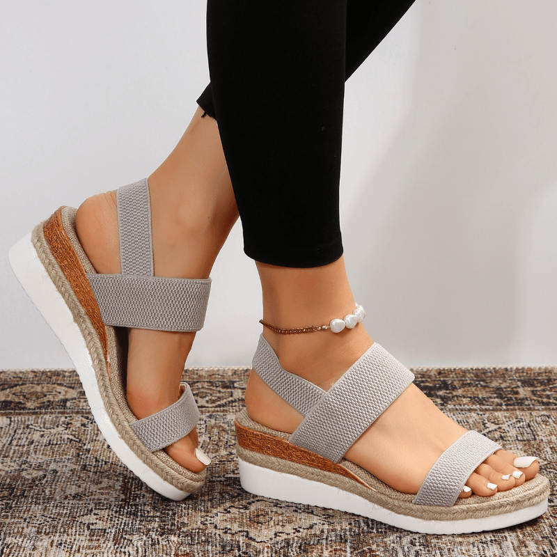 Comfortable women's platform sandals with stretch straps. Ideal for summer casual everyday wear.