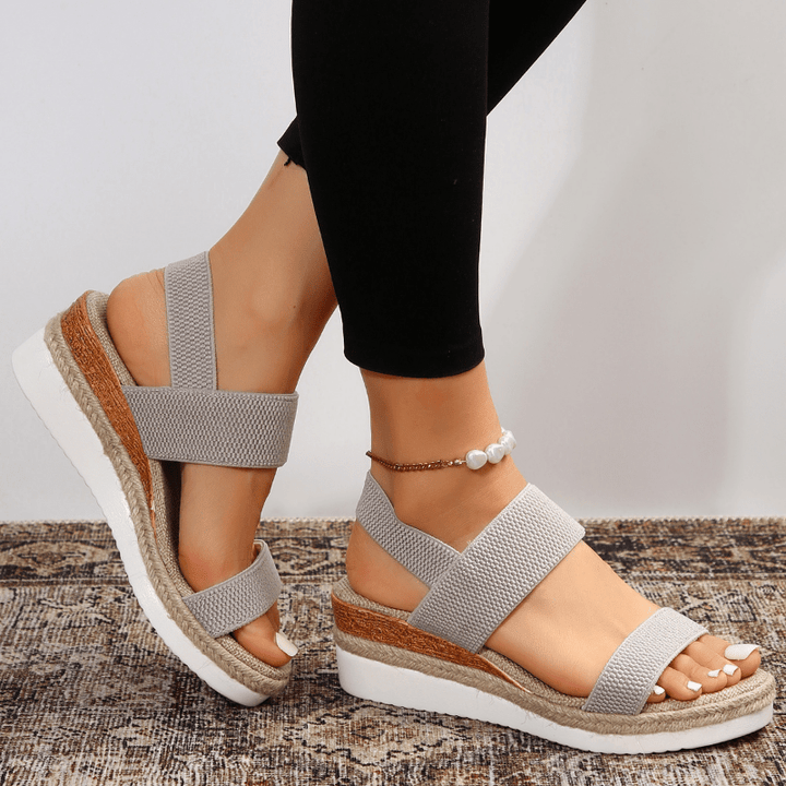 Comfortable women's platform sandals with stretch straps. Ideal for summer casual everyday wear.