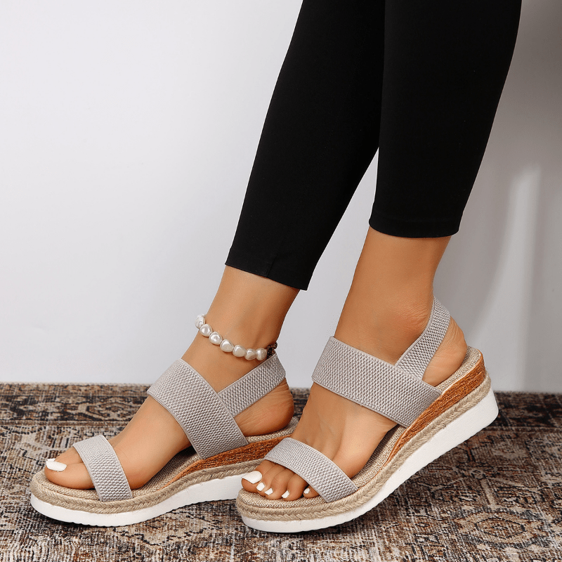 Soft stretch strap women's platform sandals, offering comfortable fashion and style for summer.