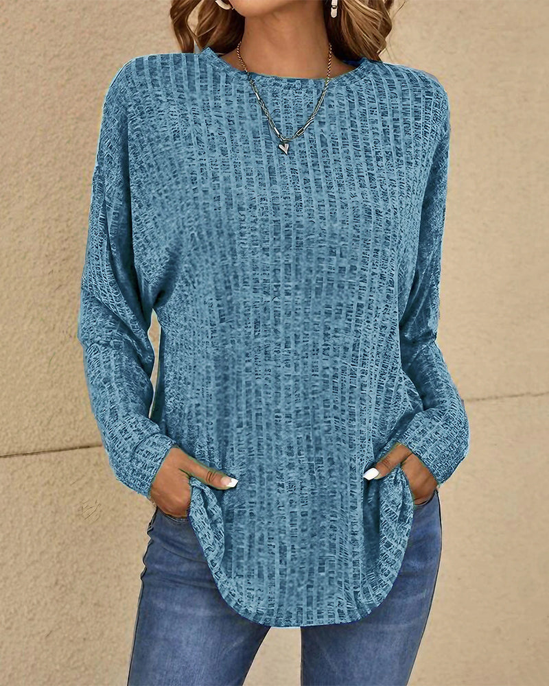 Women's cozy crew neck long sleeve jumper, ideal for versatile everyday style & layering in fall/winter fashion.