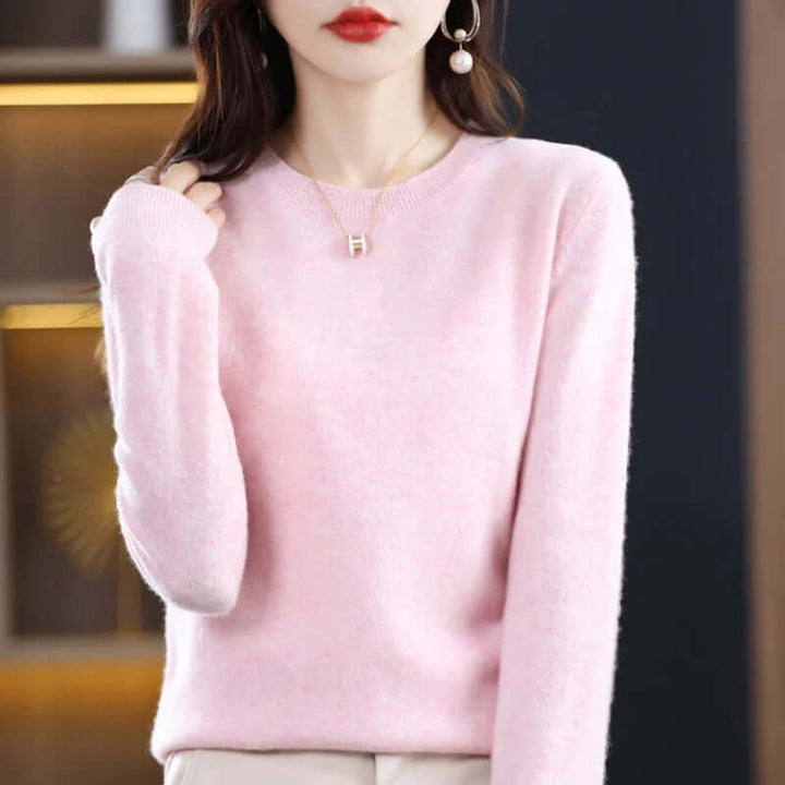Women's comfortable knitted jumper, a soft long-sleeve round-neck for fall fashion.