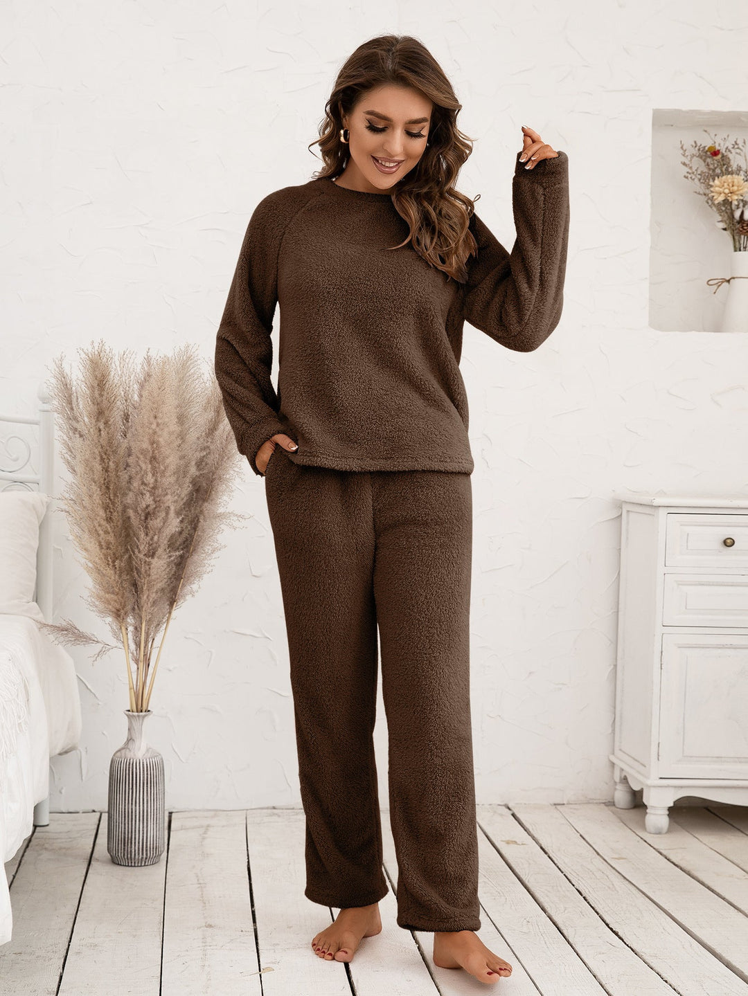 Everyday women's cozy pajama set, long sleeve top & comfy pants for ultimate loungewear.