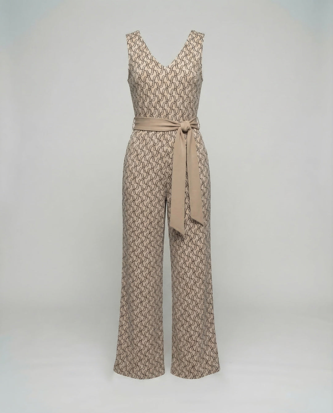 Chic women's one-piece jumpsuit in a comfortable, versatile design. Stylish and elegant for any occasion.