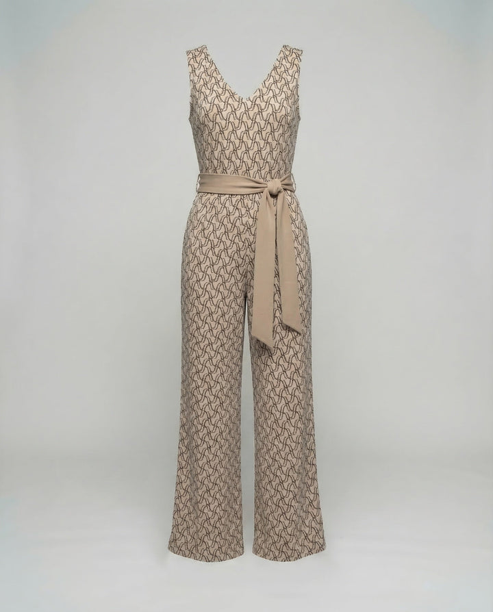 Chic women's one-piece jumpsuit in a comfortable, versatile design. Stylish and elegant for any occasion.