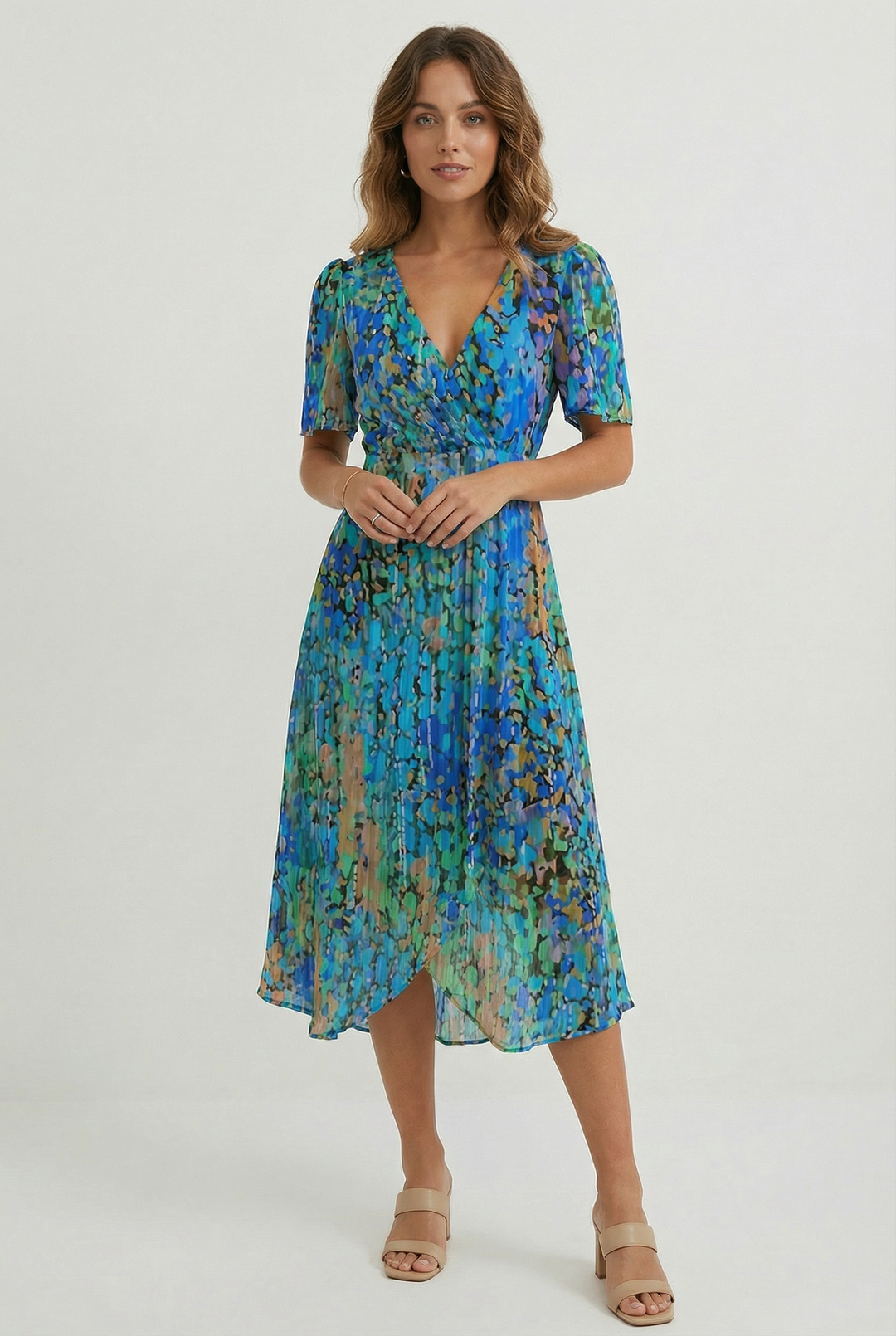 Women's elegant floral midi dress, perfect for summer parties, vacations, or casual spring wear. Flowy and stylish.