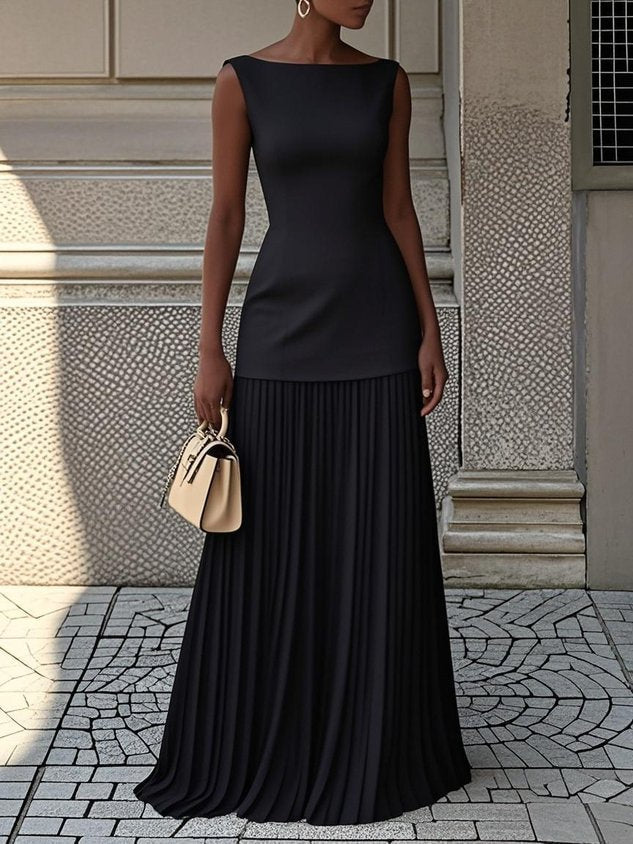 Beautiful women's white flowy pleated midi dress, sleeveless design, suitable for elegant events
