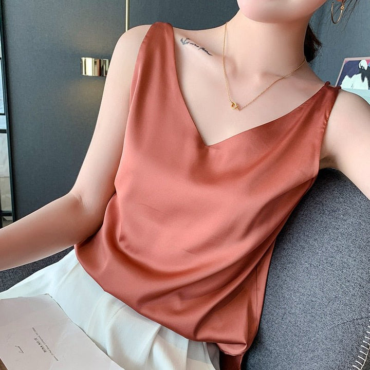 Chic women's sleeveless top, perfect for a stylish evening outfit or everyday elegance.