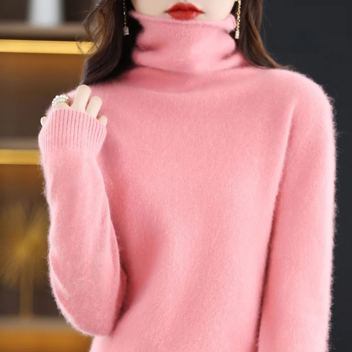 Elegant women's soft pullover turtleneck, ideal for warm fall and winter outfits.