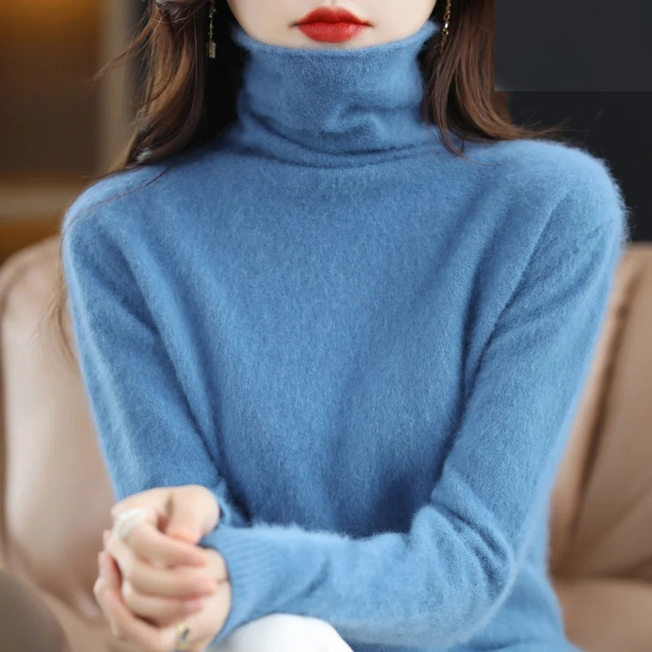 Casual yet elegant women's turtleneck, a cozy pullover sweater for daily wear.