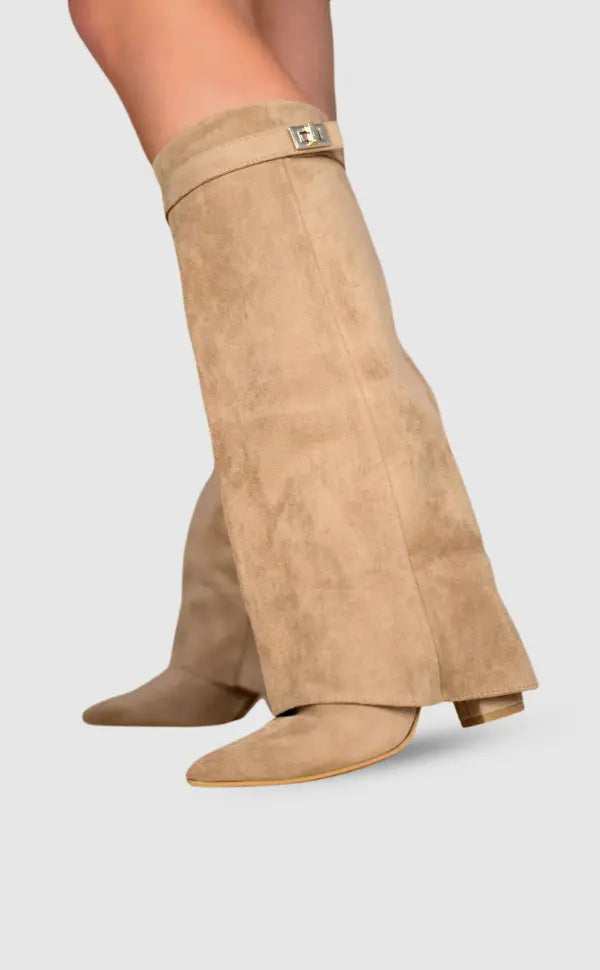 Refined black women's fashion boots, sleek tall silhouette for versatile and comfortable style.